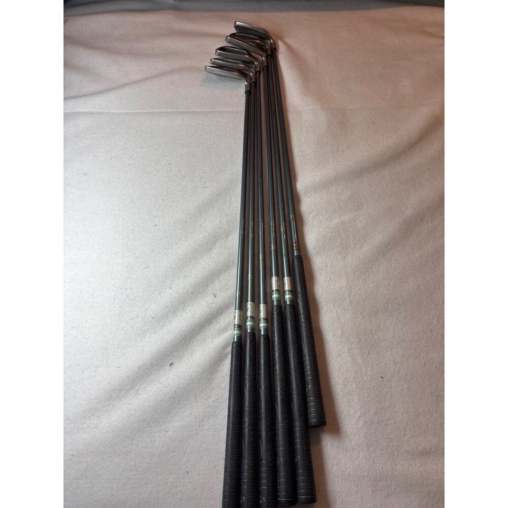 Callaway Big Bertha‎ Iron Set 4-9 RCH 96 Graphite Firm Flex Right Handed Gray